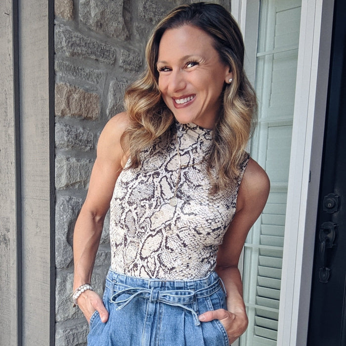 Episode 008 - GIRL TALK: Our Favorite Foods & Recipes To Eat During Each Phase Of Our Cycles